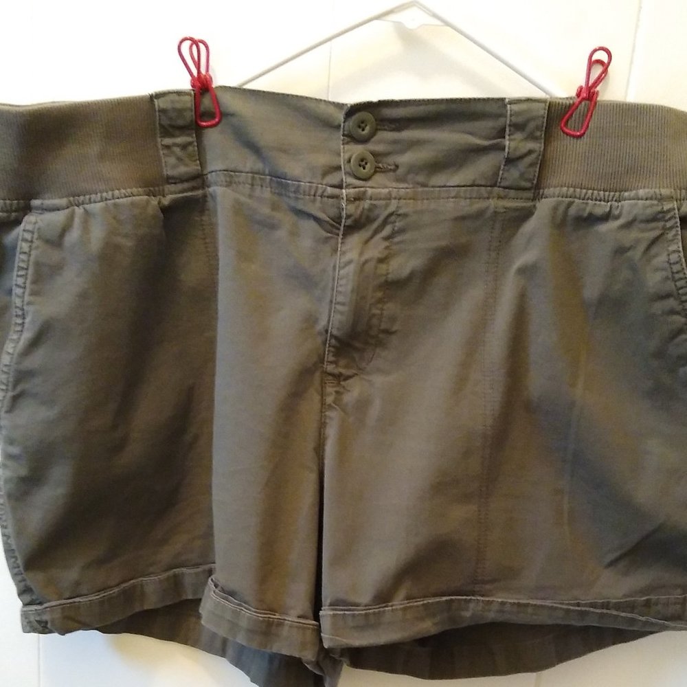 Sonoma Life and Style Woman Shorts  Size 18 W